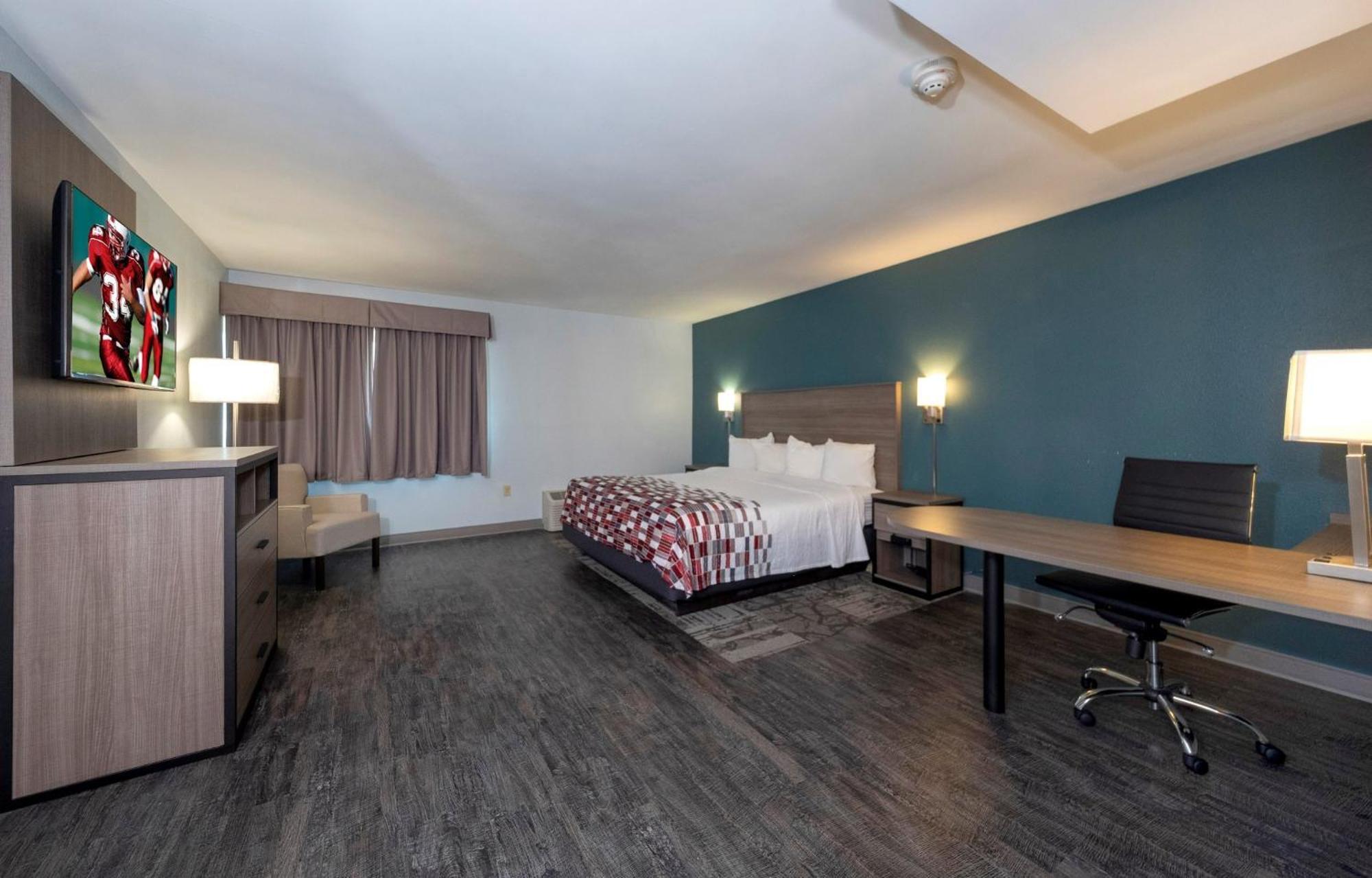 Red Roof Inn & Suites Wilmington - New Castle Dış mekan fotoğraf