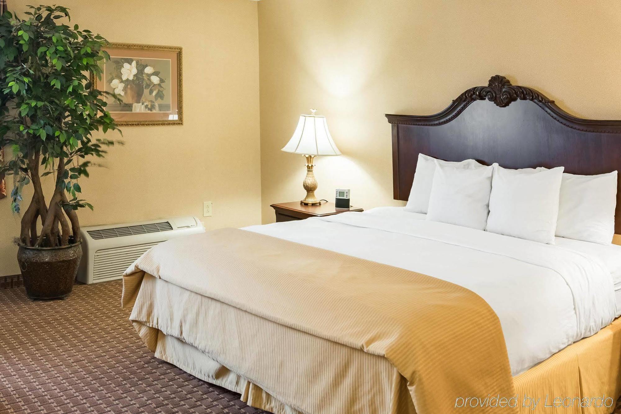 Red Roof Inn & Suites Wilmington - New Castle Dış mekan fotoğraf